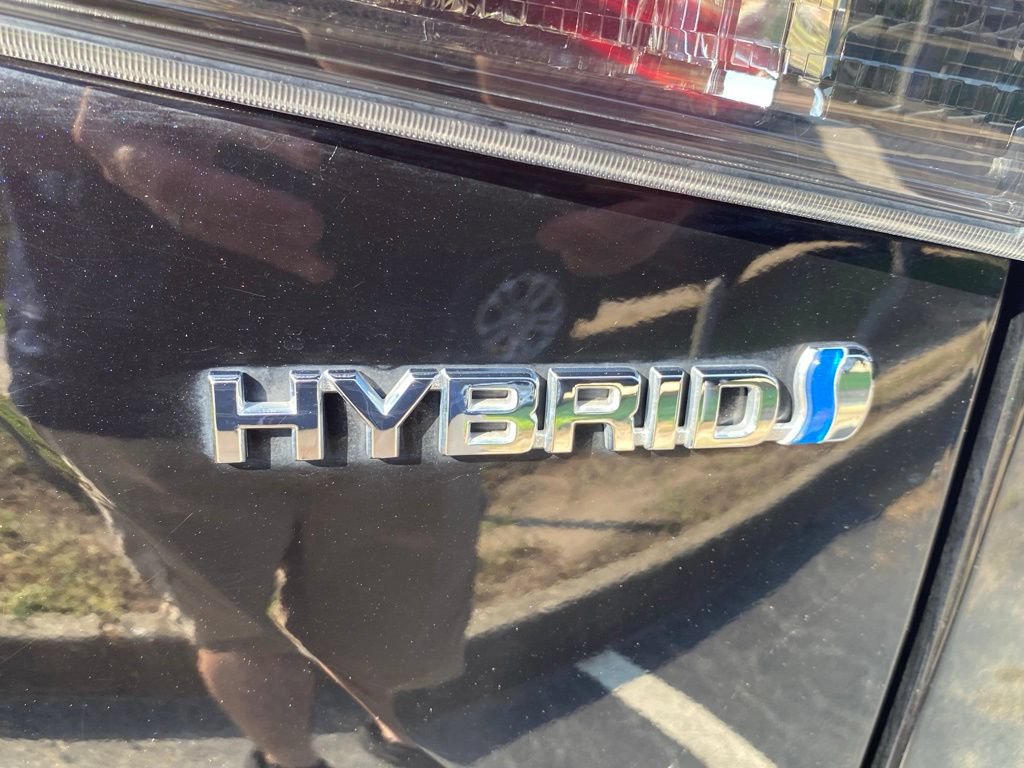 Used 2024 Toyota Highlander LE AWD/4WD image 14