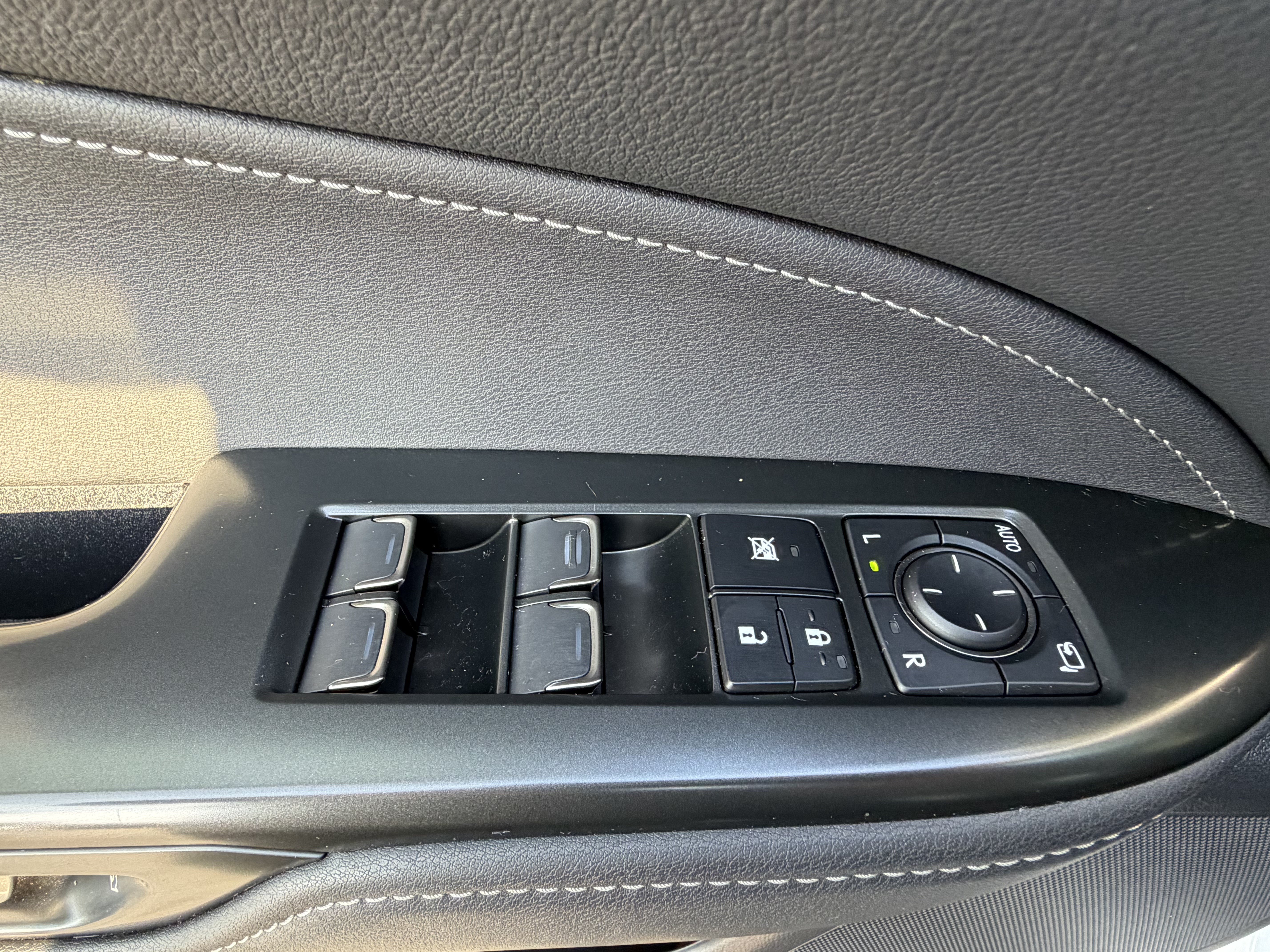 Used 2024 Lexus NX 250 FWD w/ Cold Area Package image 14