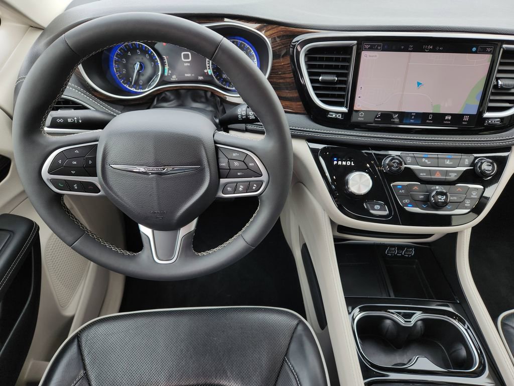 Used 2024 Chrysler Pacifica Limited image 33