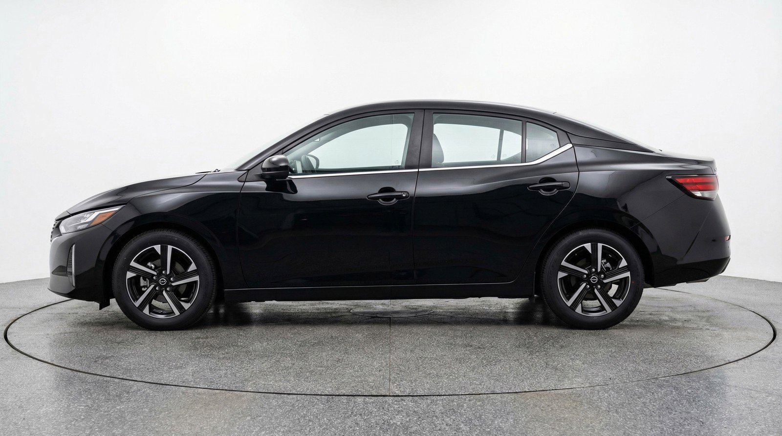Used 2025 Nissan Sentra SV image 5