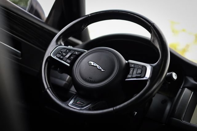 Used 2018 Jaguar XF S AWD/4WD image 25