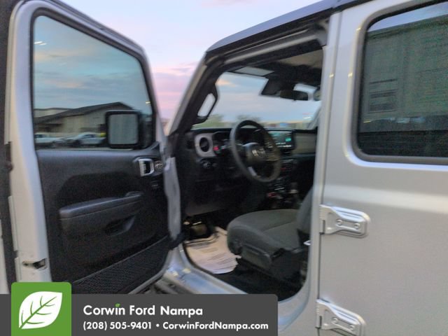 Used 2024 Jeep Wrangler Unlimited Sport AWD/4WD image 9