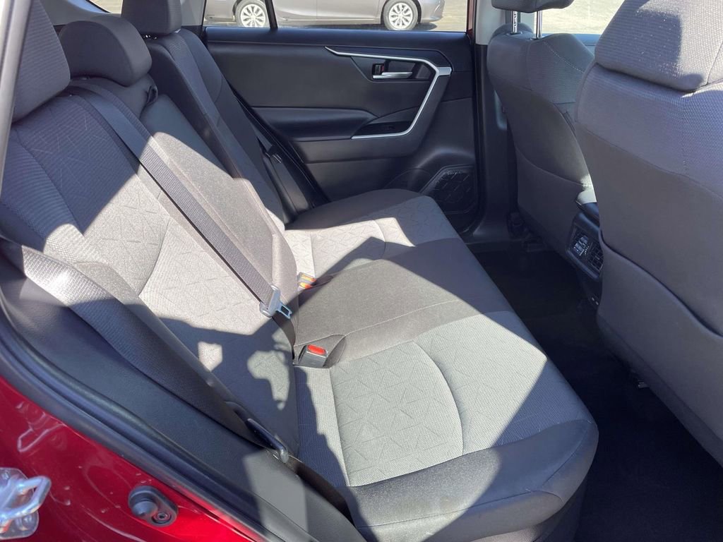 Used 2025 Toyota RAV4 XLE image 43