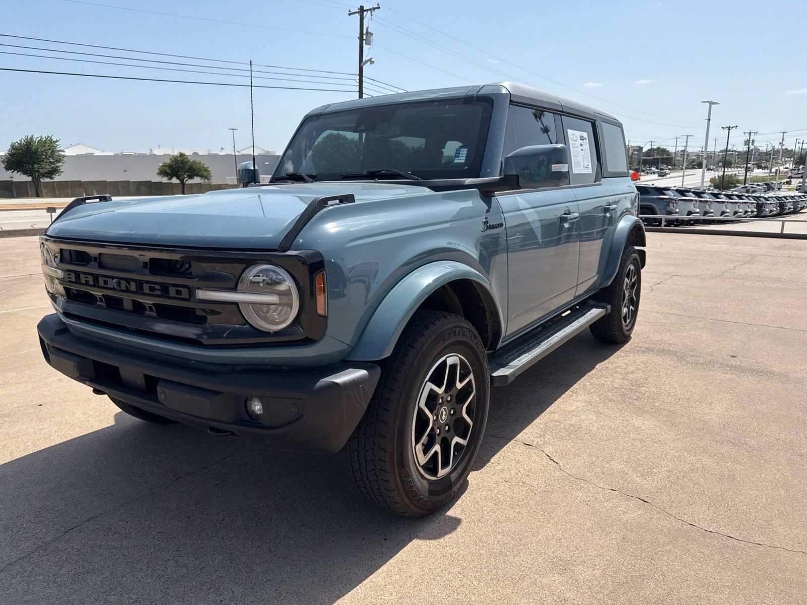 Used 2023 Ford Bronco Outer Banks AWD/4WD image 3