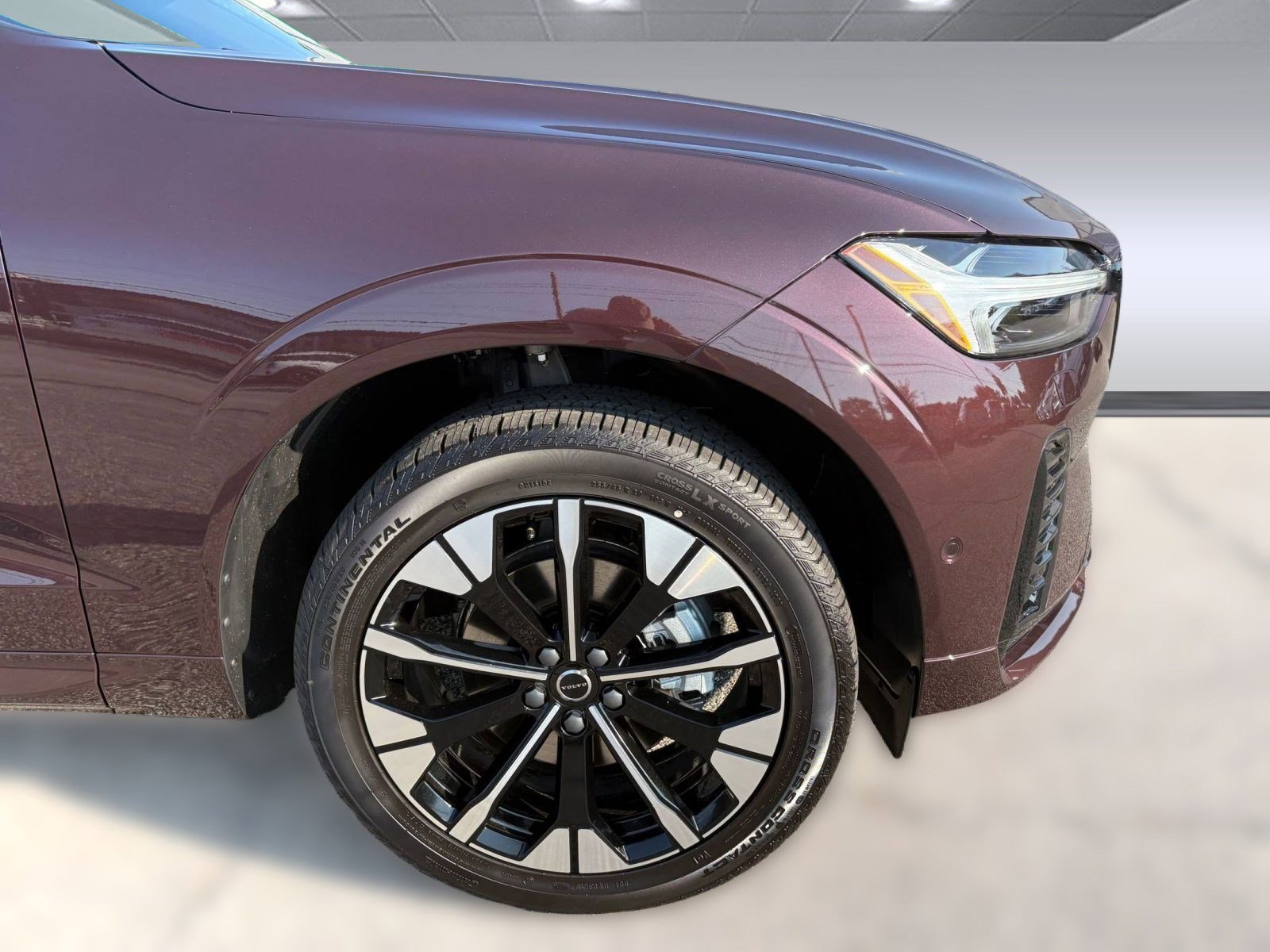 New 2026 Volvo XC60 B5 Plus w/ Climate Package image 12