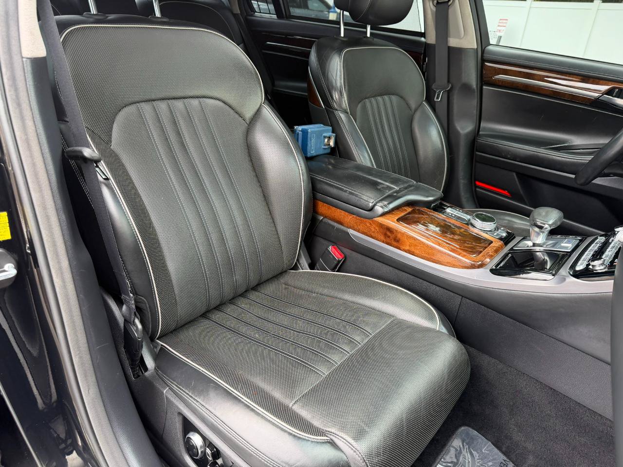 Used 2017 Genesis G90 3.3T Premium RWD image 51