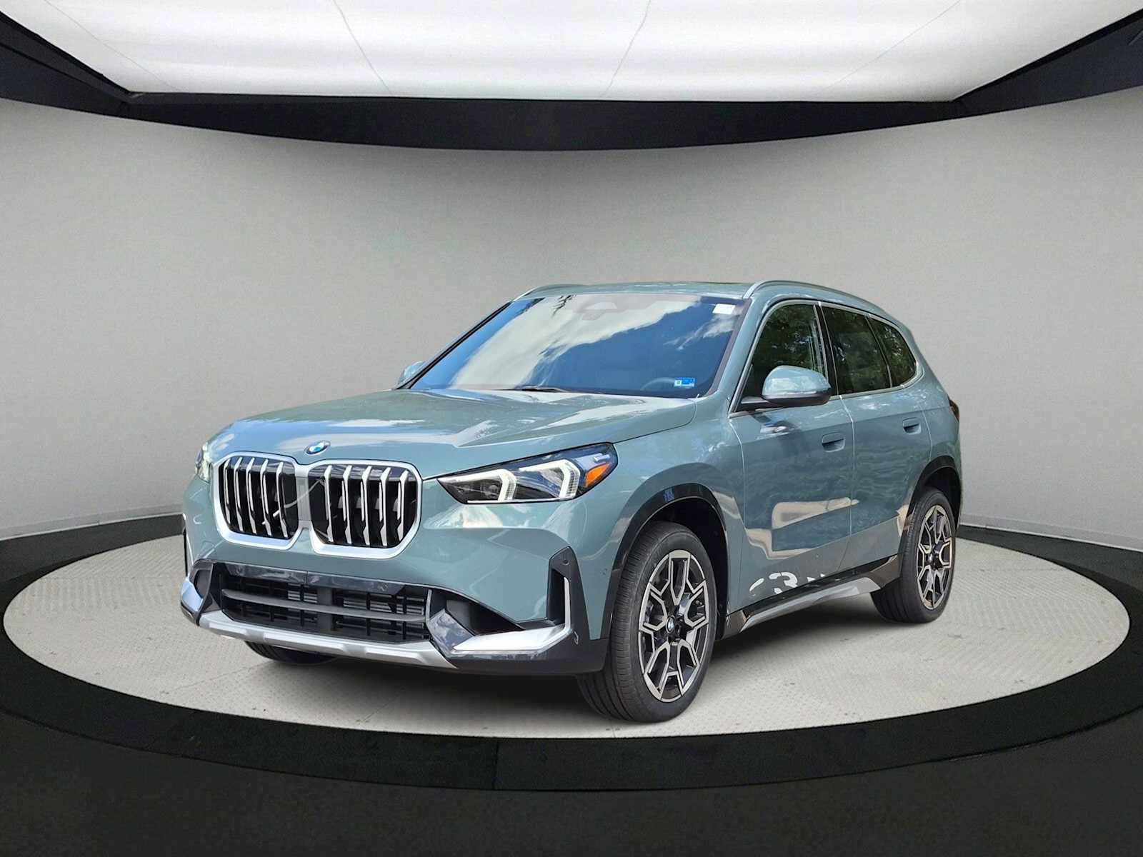 New 2027 BMW X1 xDrive28i AWD/4WD image 4
