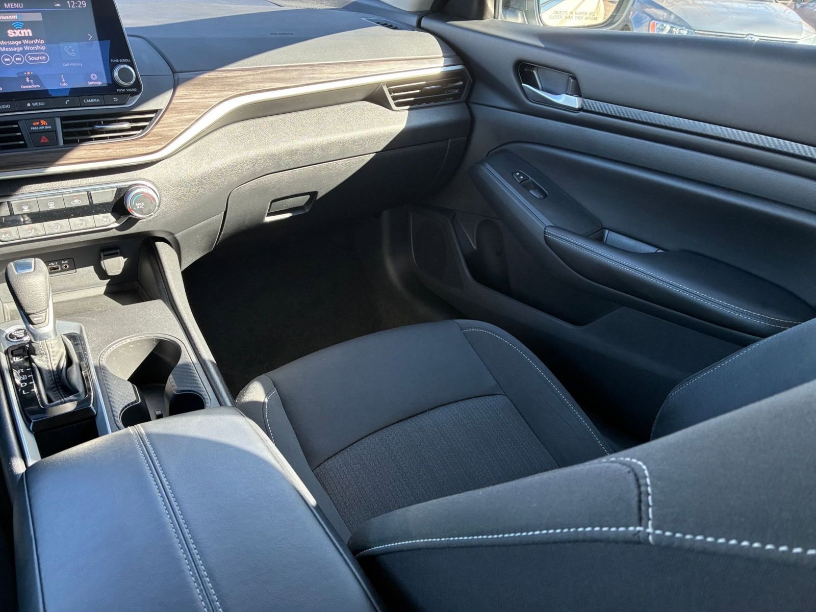 Used 2025 Nissan Altima 2.5 SV image 32