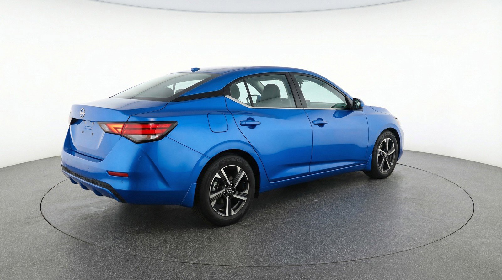 Used 2025 Nissan Sentra SV image 9