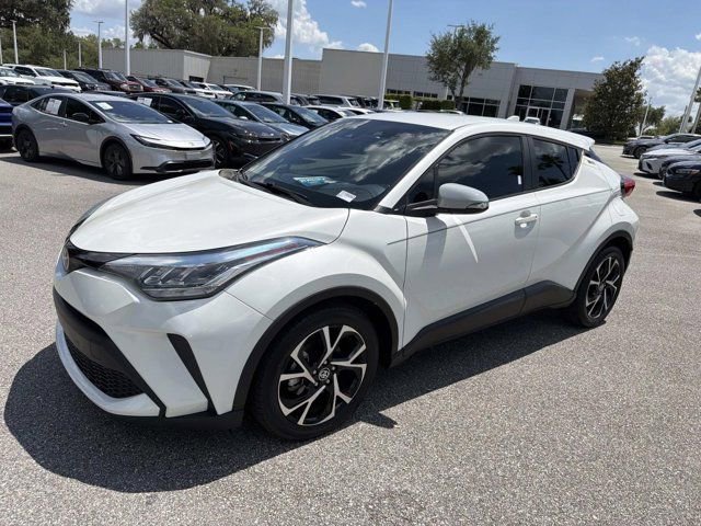 Used 2021 Toyota C-HR XLE image 5