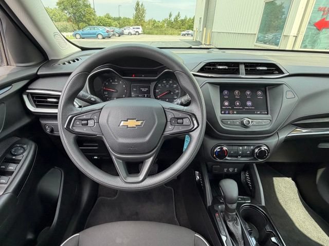 Used 2023 Chevrolet TrailBlazer LS FWD image 15