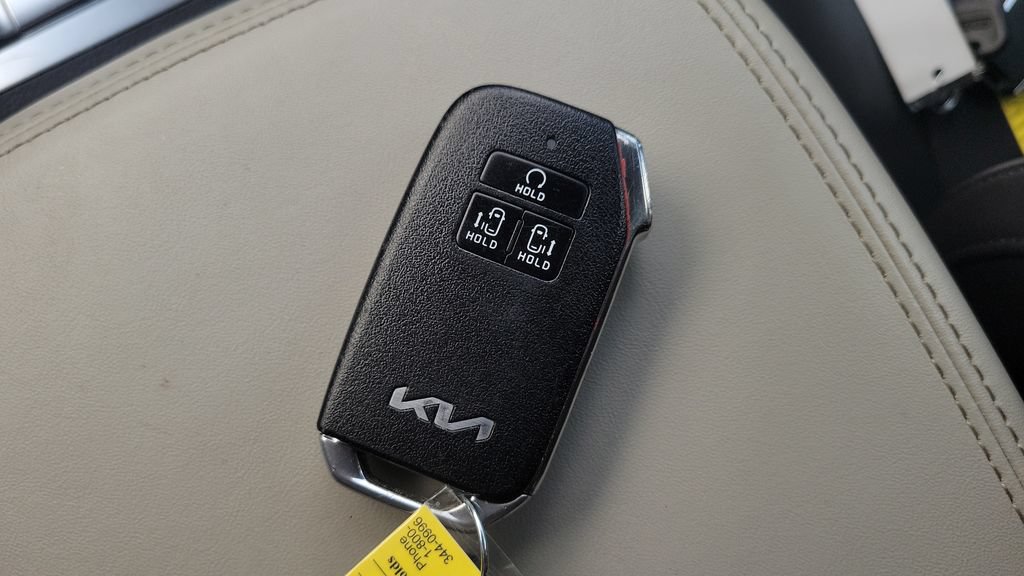 Used 2023 Kia Carnival SX FWD image 27
