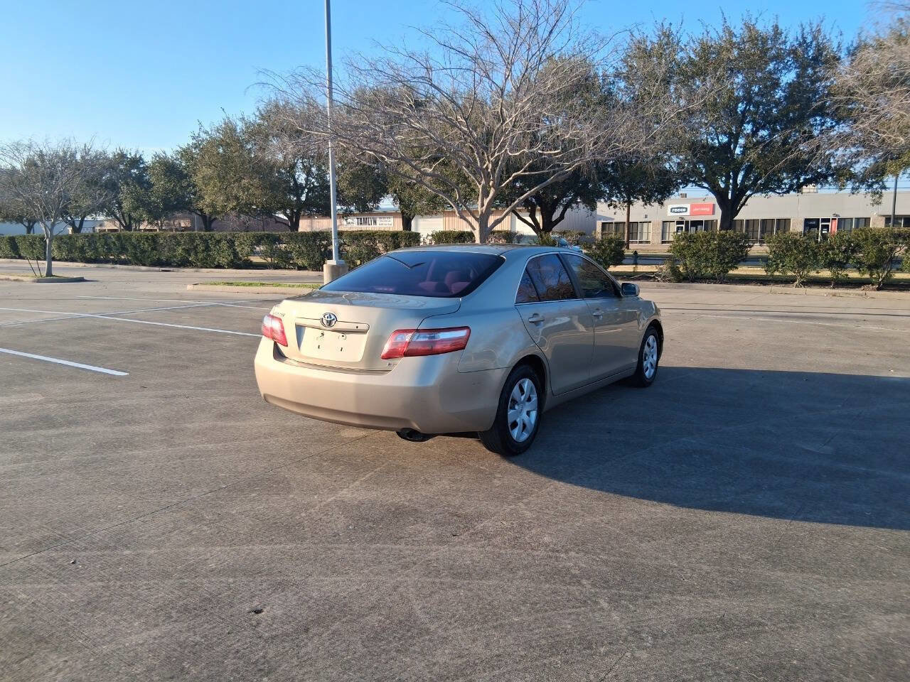 Used 2009 Toyota Camry LE FWD image 6