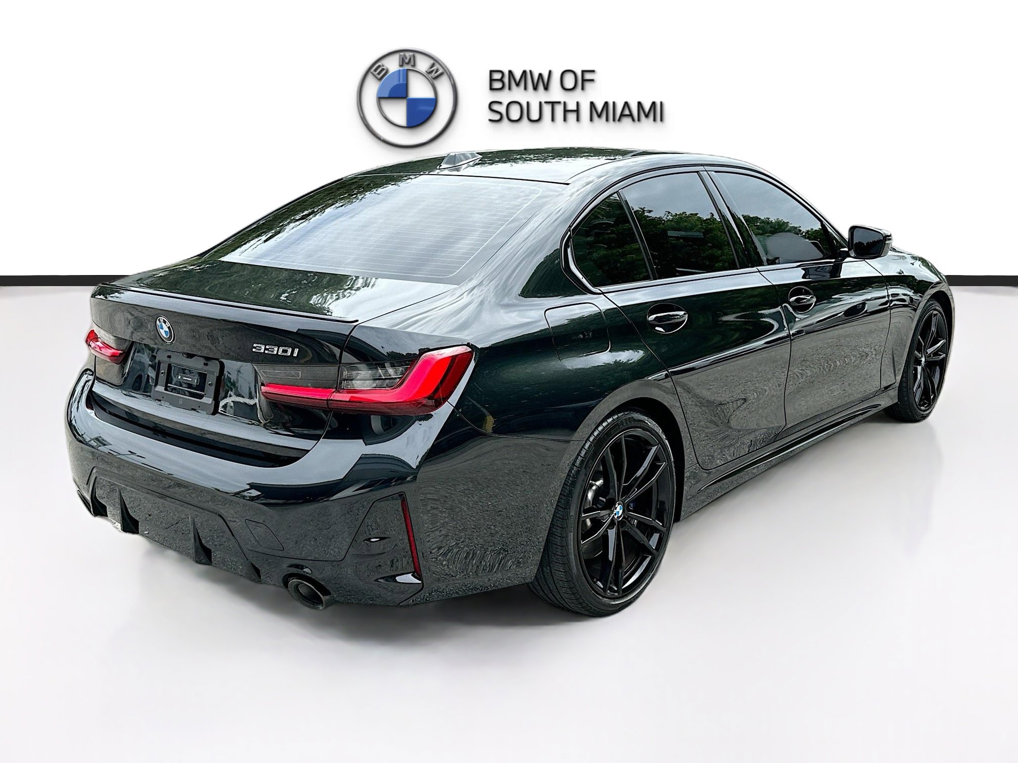 Used 2024 BMW 330i Sedan w/ M Sport Package RWD image 7