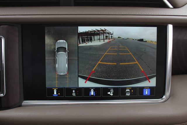 Used 2023 GMC Yukon Denali AWD/4WD image 32