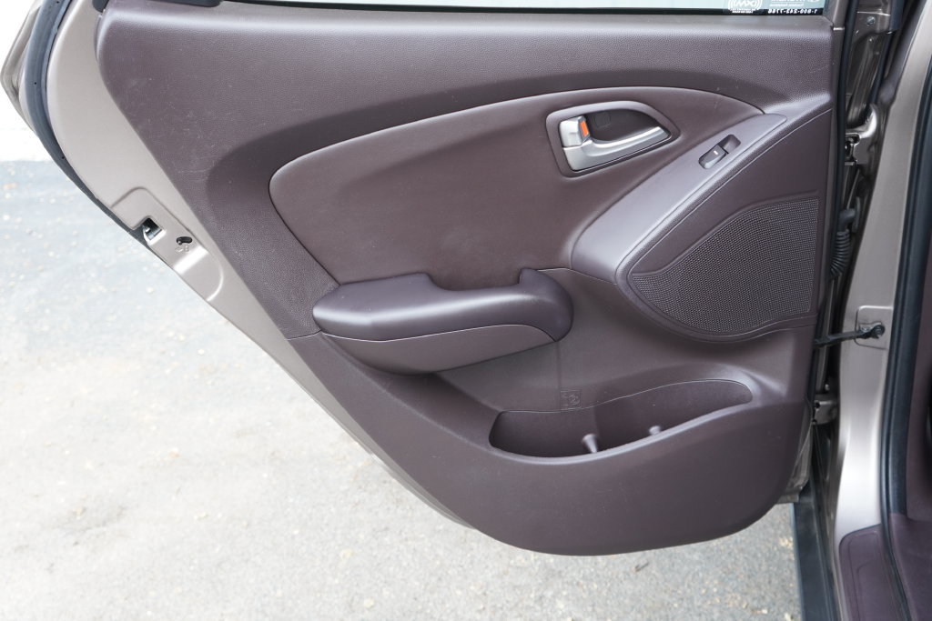 Used 2010 Hyundai Tucson GLS FWD image 26