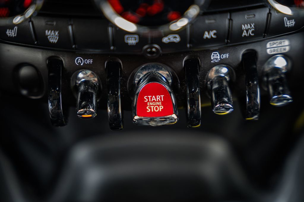 Used 2019 MINI Cooper S image 27