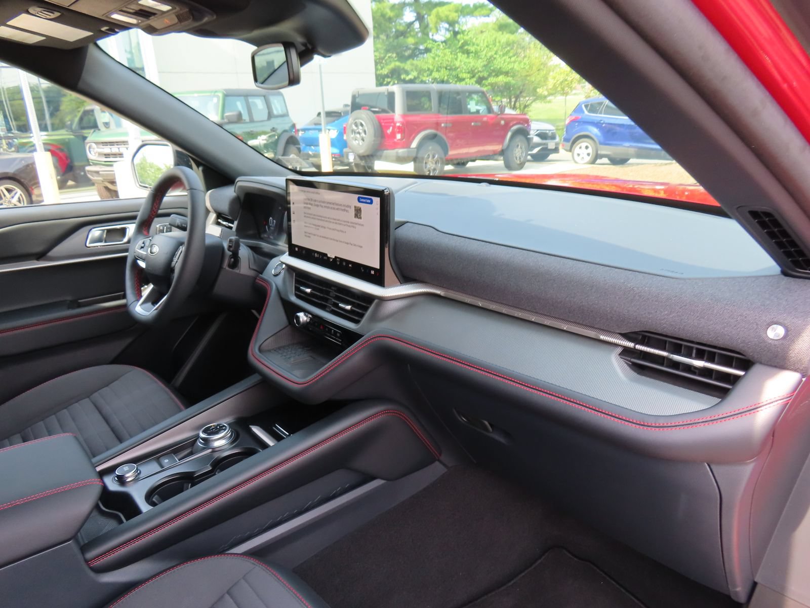Used 2025 Ford Explorer ST-Line w/ Premium Package AWD/4WD image 18