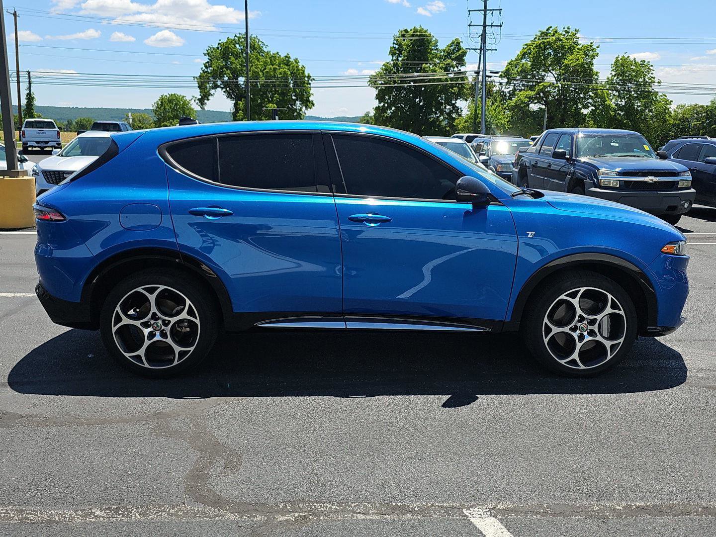 Used 2024 Alfa Romeo Tonale Ti w/ Premium Interior Package AWD/4WD image 8