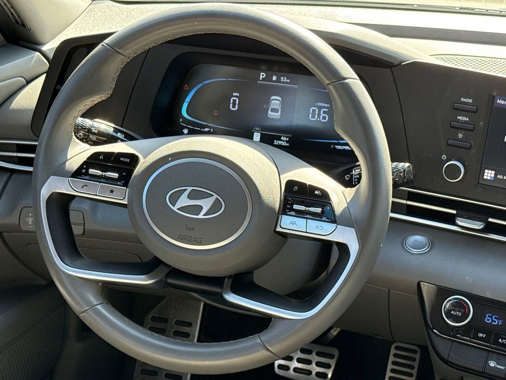 Certified 2025 Hyundai Elantra Sport FWD image 12
