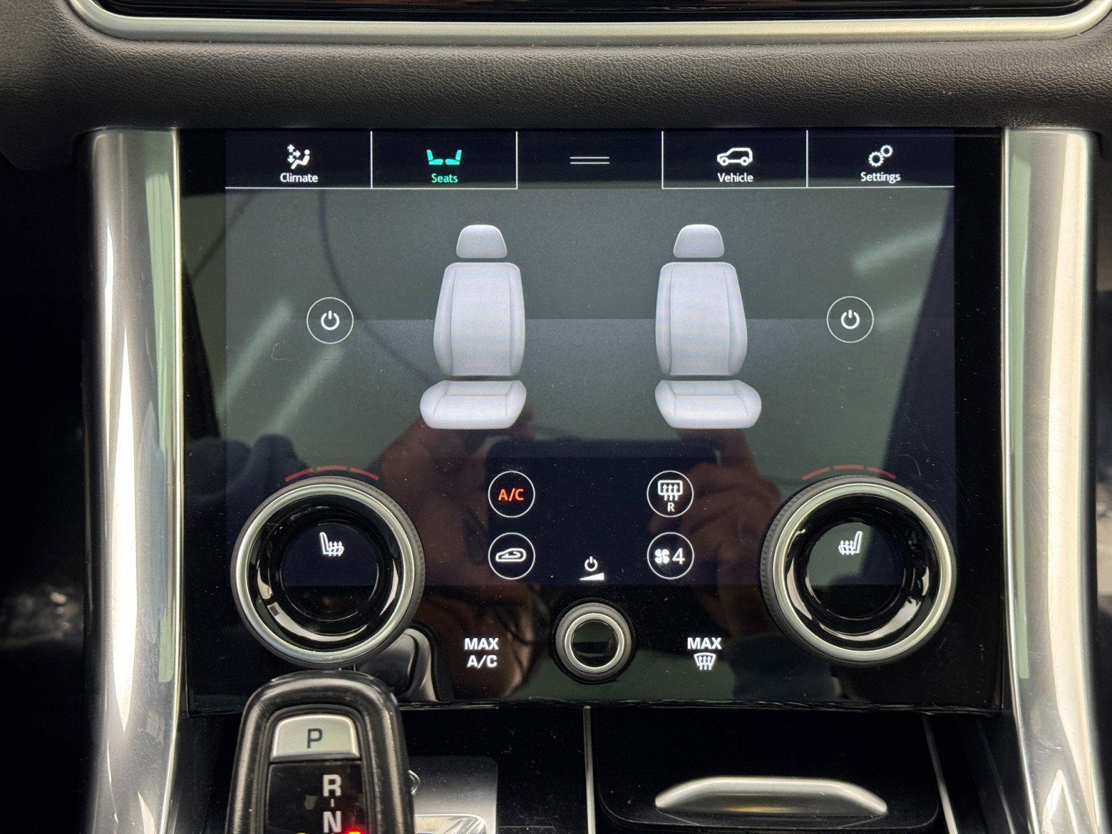 Used 2018 Land Rover Range Rover Sport HSE image 31