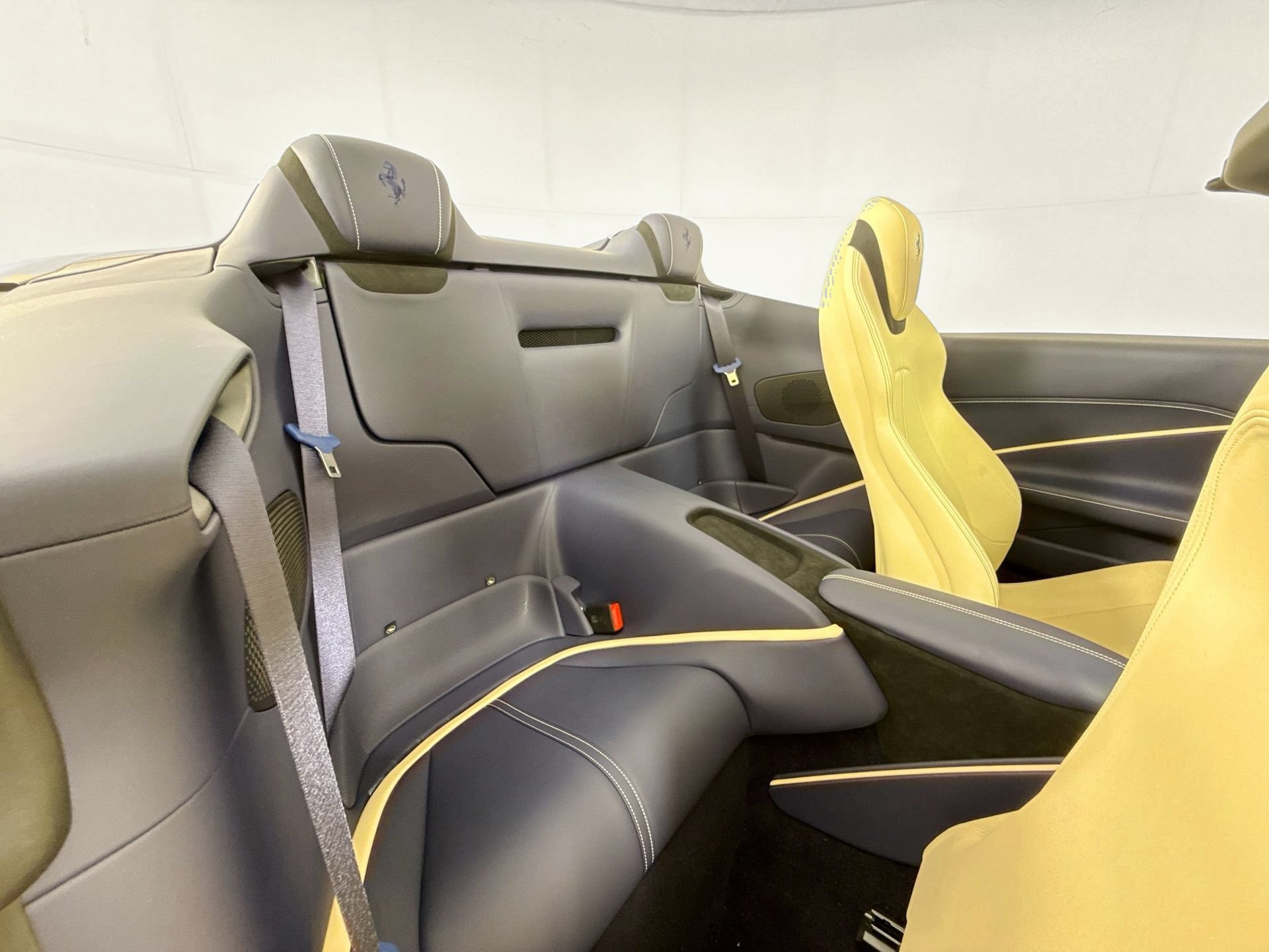 Certified 2025 Ferrari Roma Spider RWD image 22