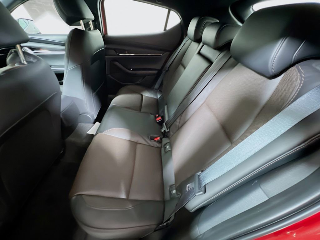 New 2026 MAZDA MAZDA3 Hatchback w/Premium Plus Pkg image 19
