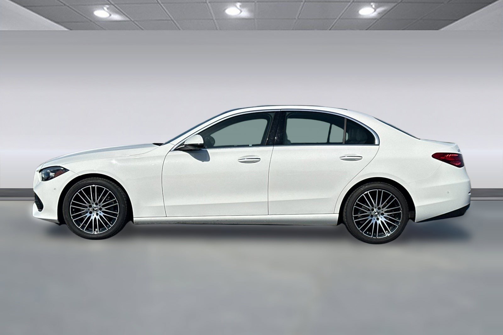 Used 2023 Mercedes-Benz C 300 Sedan image 2