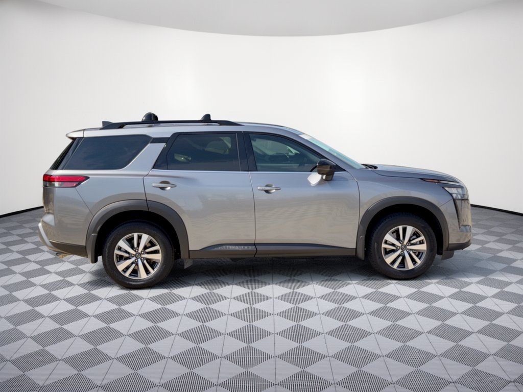 Used 2026 Nissan Pathfinder SL FWD image 8