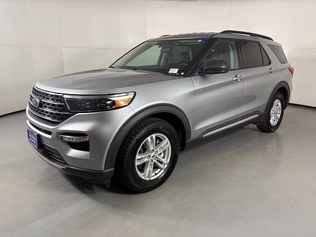 Used 2023 Ford Explorer XLT w/ Equipment Group 202A RWD image 4