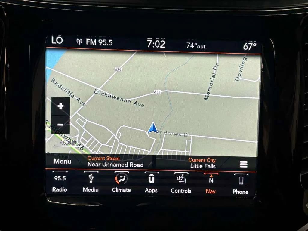 Used 2019 Jeep Cherokee Limited AWD/4WD image 13