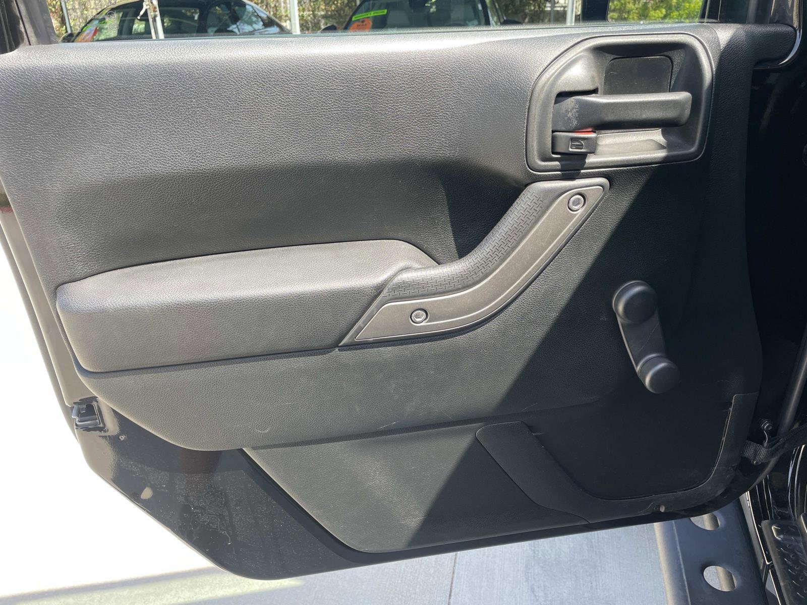 Used 2018 Jeep Wrangler Unlimited Sport w/ Connectivity Group AWD/4WD image 22