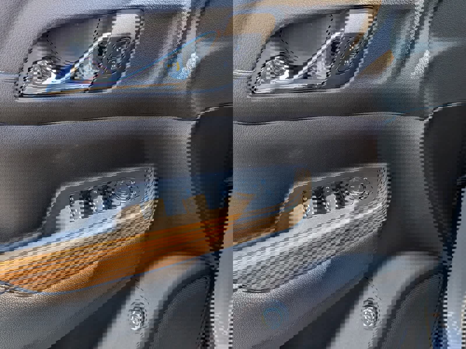 Certified 2023 GMC Acadia SLE w/ Driver Convenience Package image 19