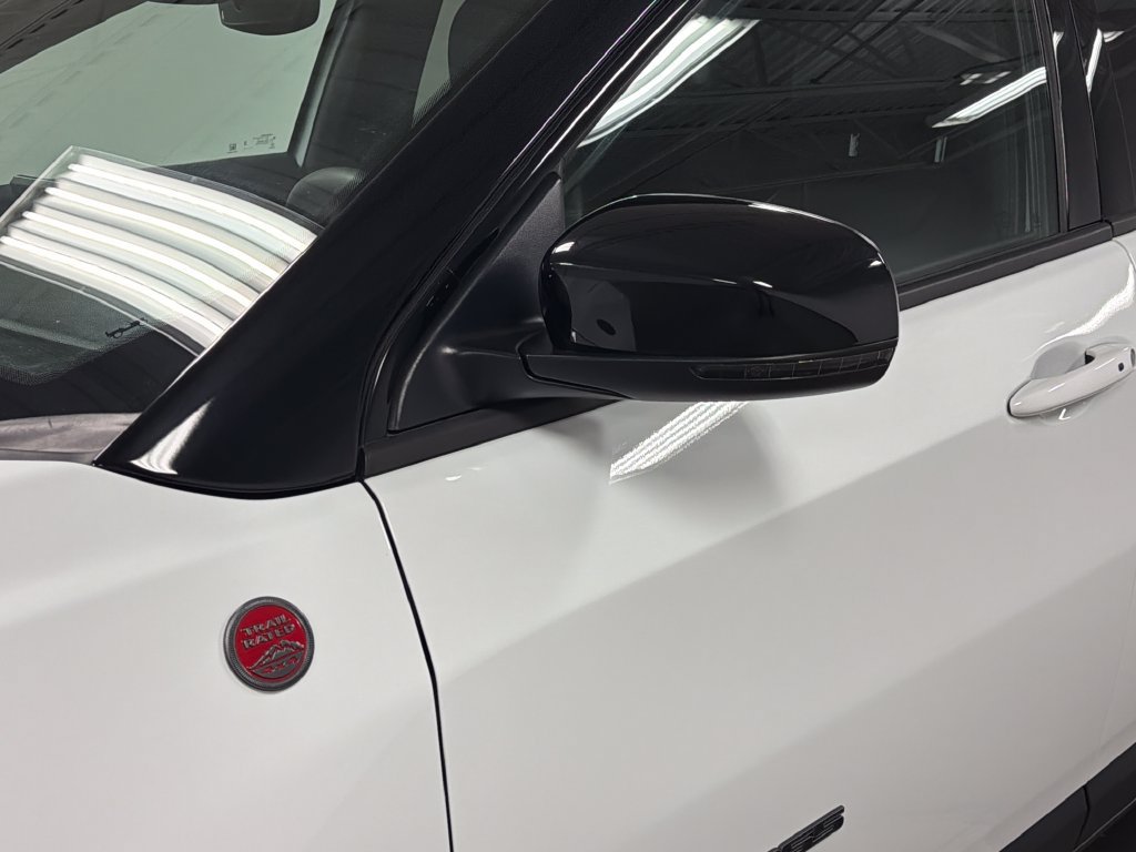 Used 2025 Jeep Compass Trailhawk AWD/4WD image 12
