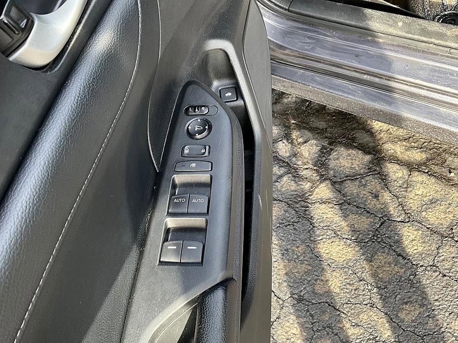 Used 2017 Honda Civic Touring image 13