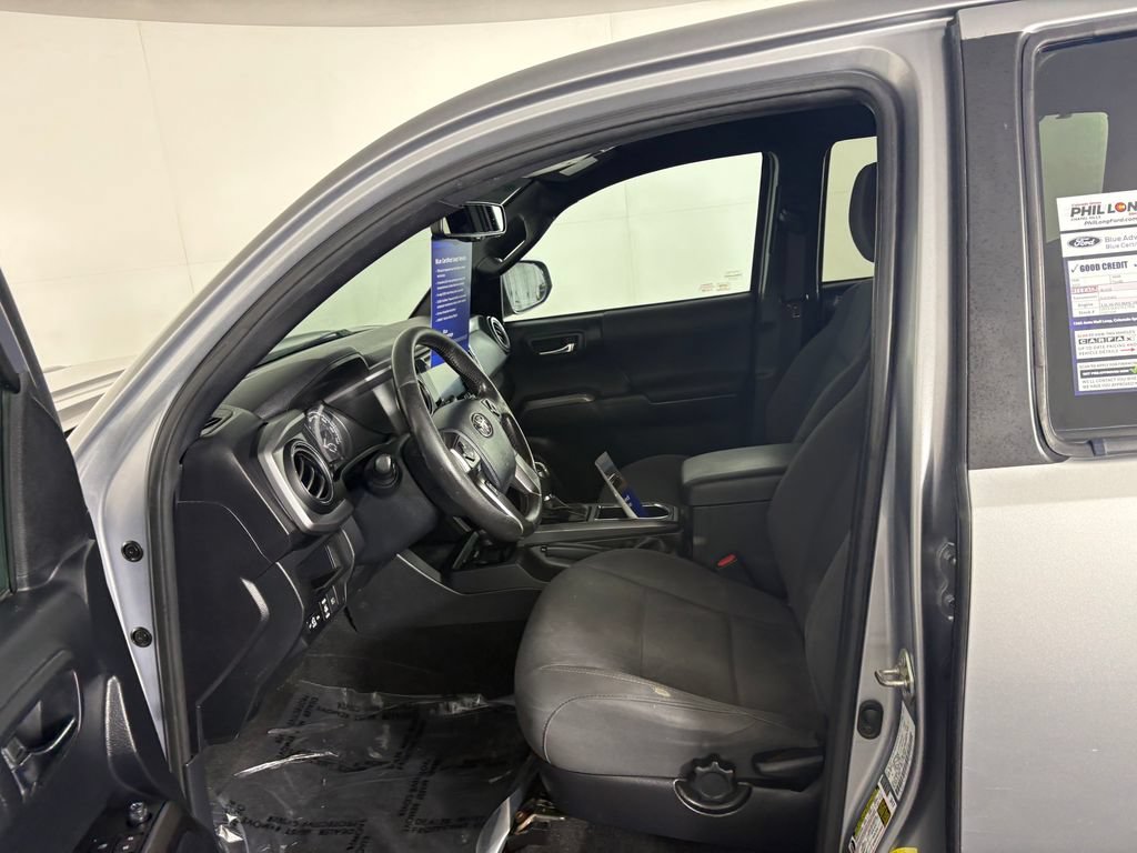 Used 2019 Toyota Tacoma TRD Sport w/ Technology Package AWD/4WD image 12
