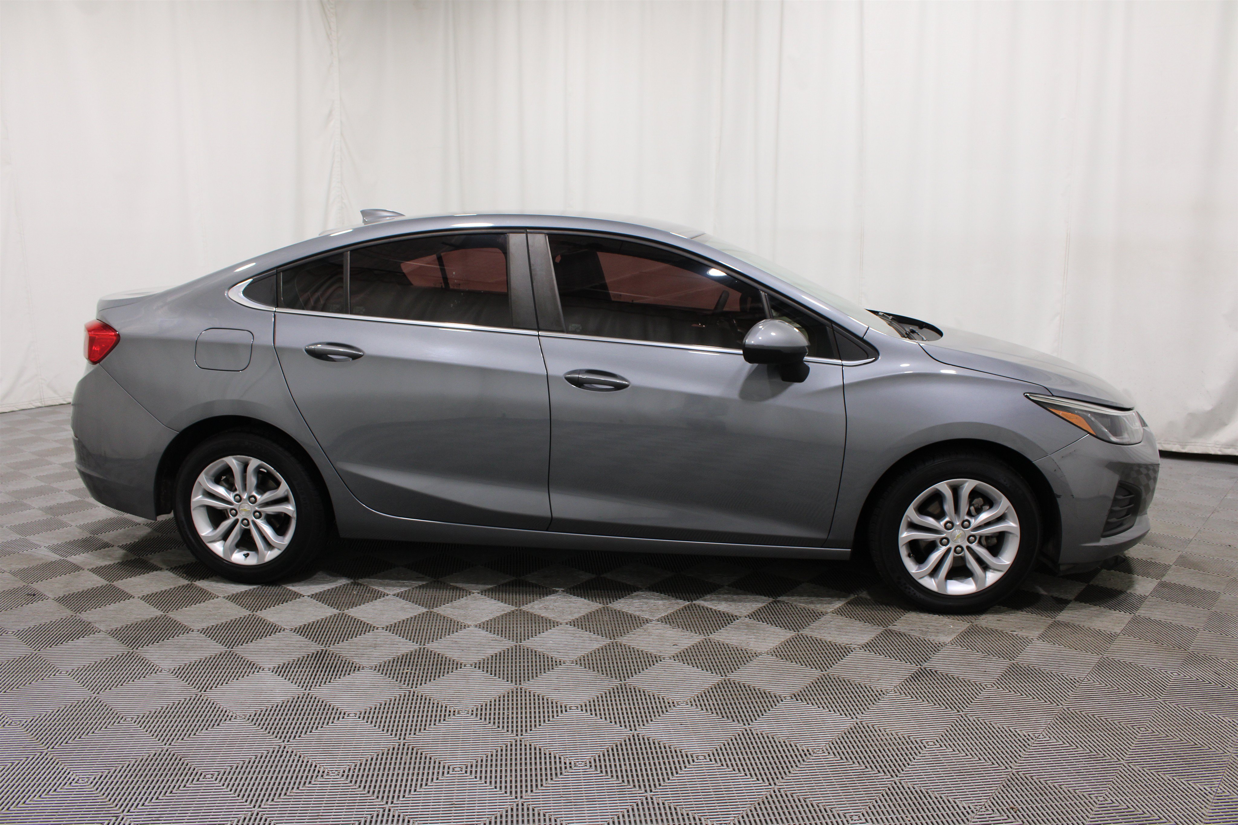 Used 2019 Chevrolet Cruze LT w/ Convenience Package FWD image 30