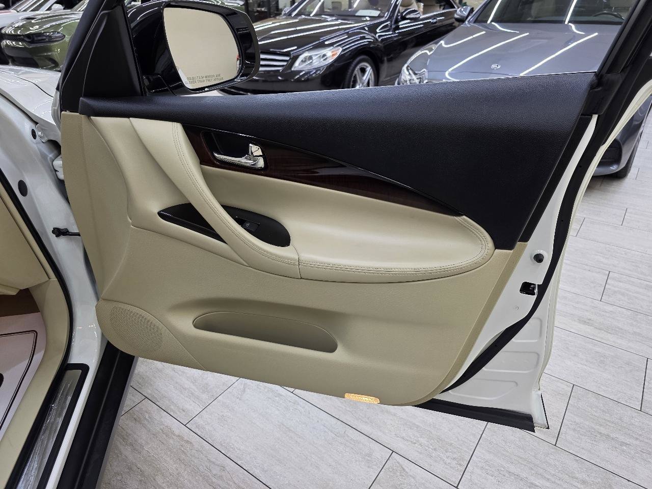Used 2017 INFINITI QX50 2WD w/ Premium Plus Package image 40