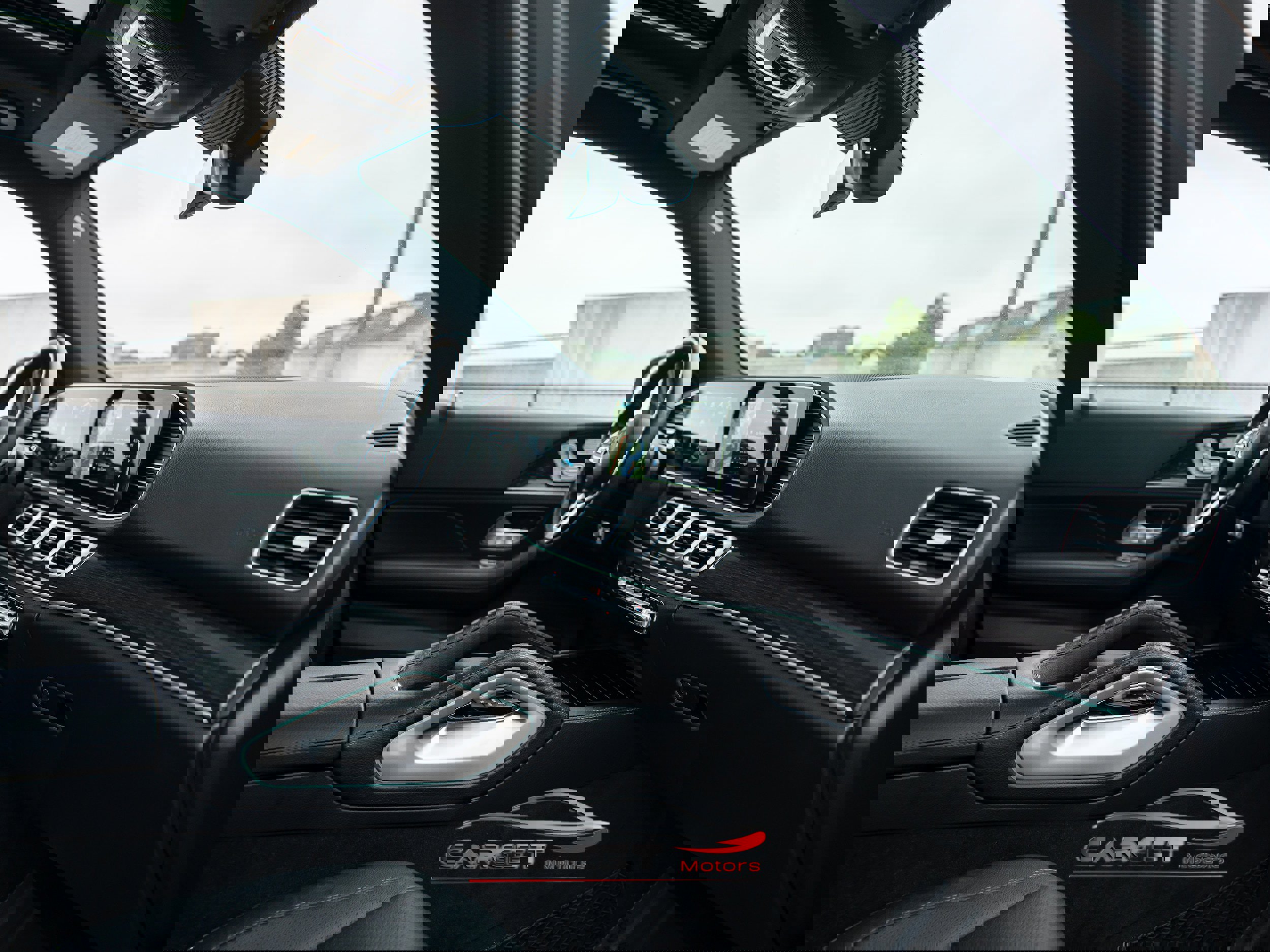 Used 2021 Mercedes-Benz GLE 350 4MATIC w/ Premium Package image 12