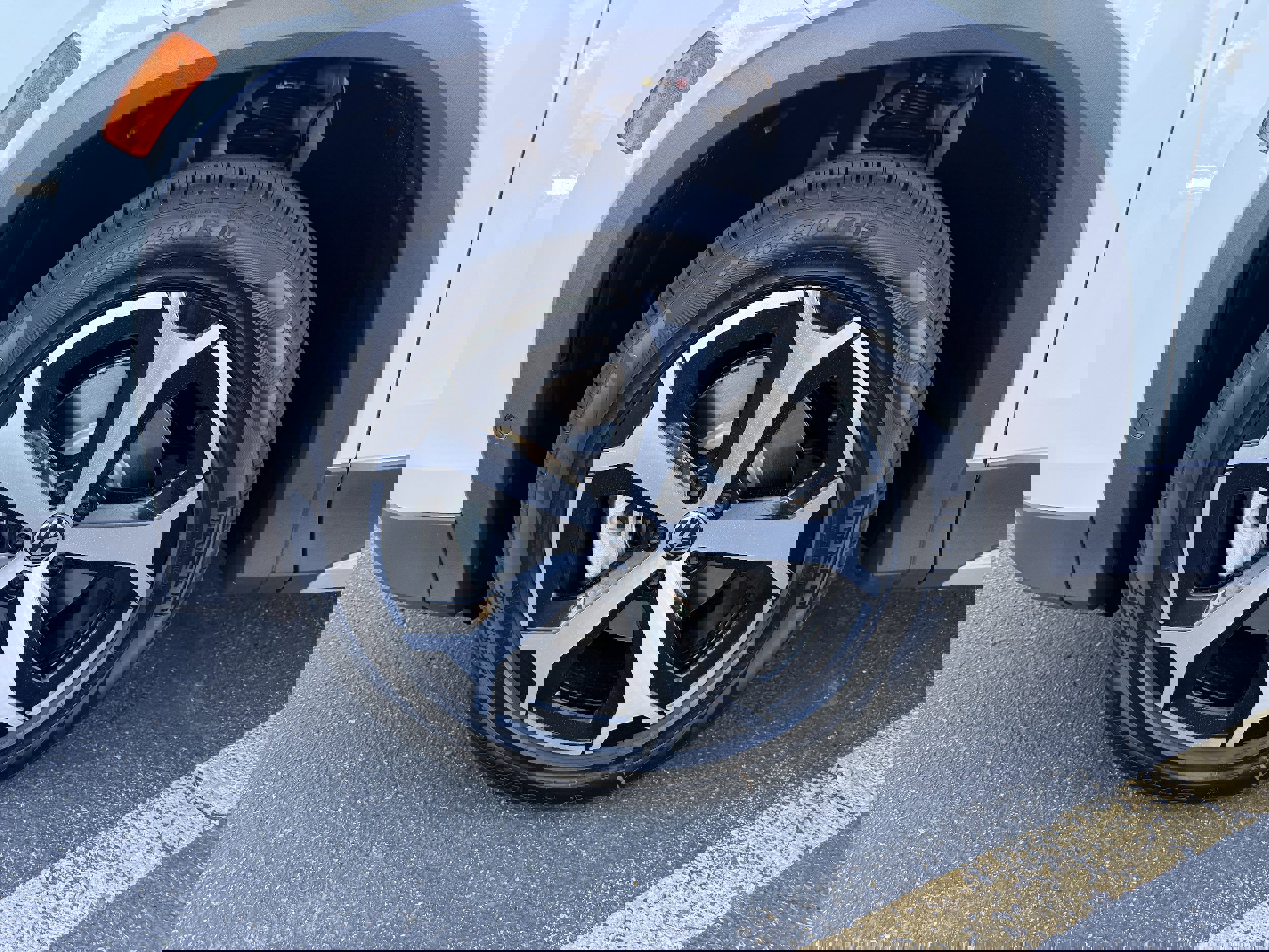 New 2025 Volkswagen Tiguan SE image 37