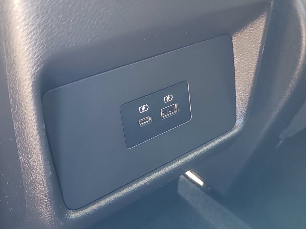 Used 2023 Nissan Rogue SV AWD/4WD image 17