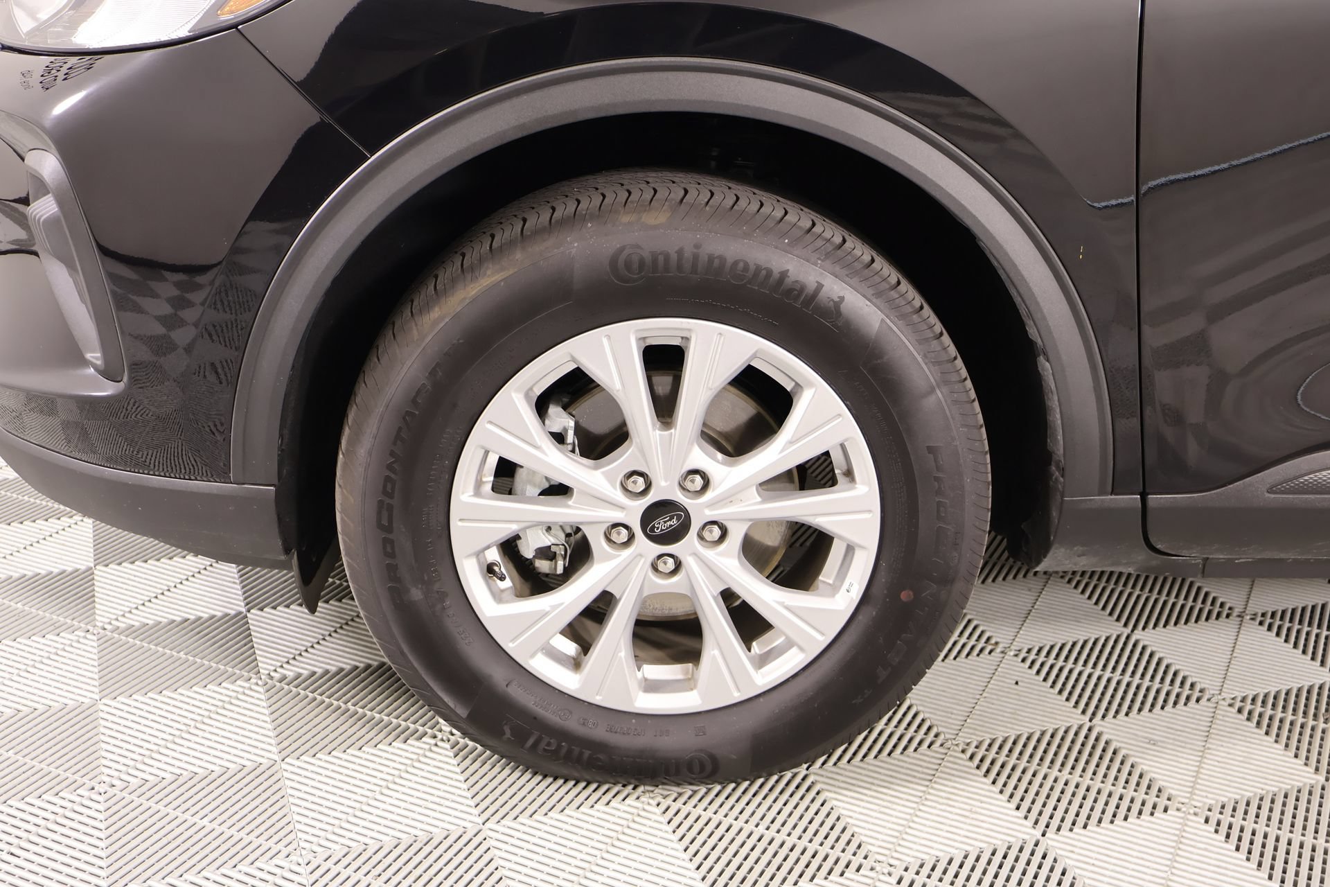 Used 2025 Ford Escape Active AWD/4WD image 16