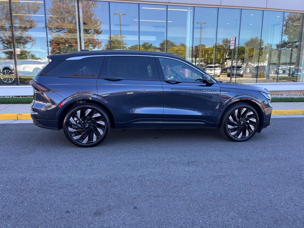 Used 2024 Lincoln Nautilus Black Label w/ Jet Appearance Package (87T) AWD/4WD image 9