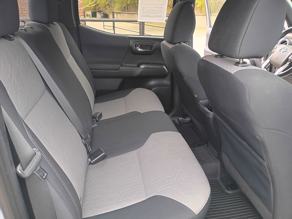 Used 2021 Toyota Tacoma TRD Off-Road image 12