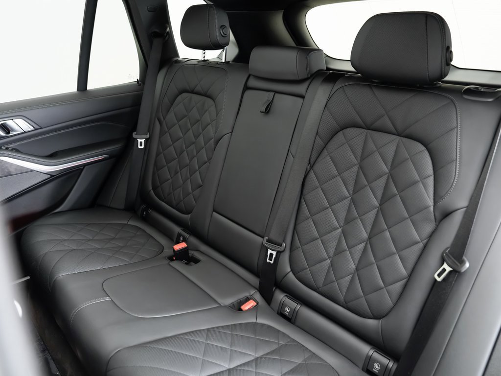 Used 2024 BMW X5 xDrive40i w/ Premium Package image 25
