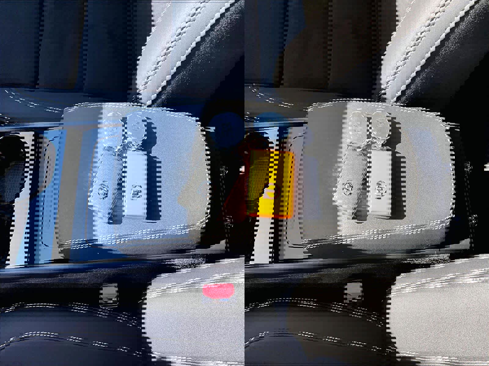 Used 2024 Volvo XC40 Recharge Plus w/ Protection Package Premier image 14