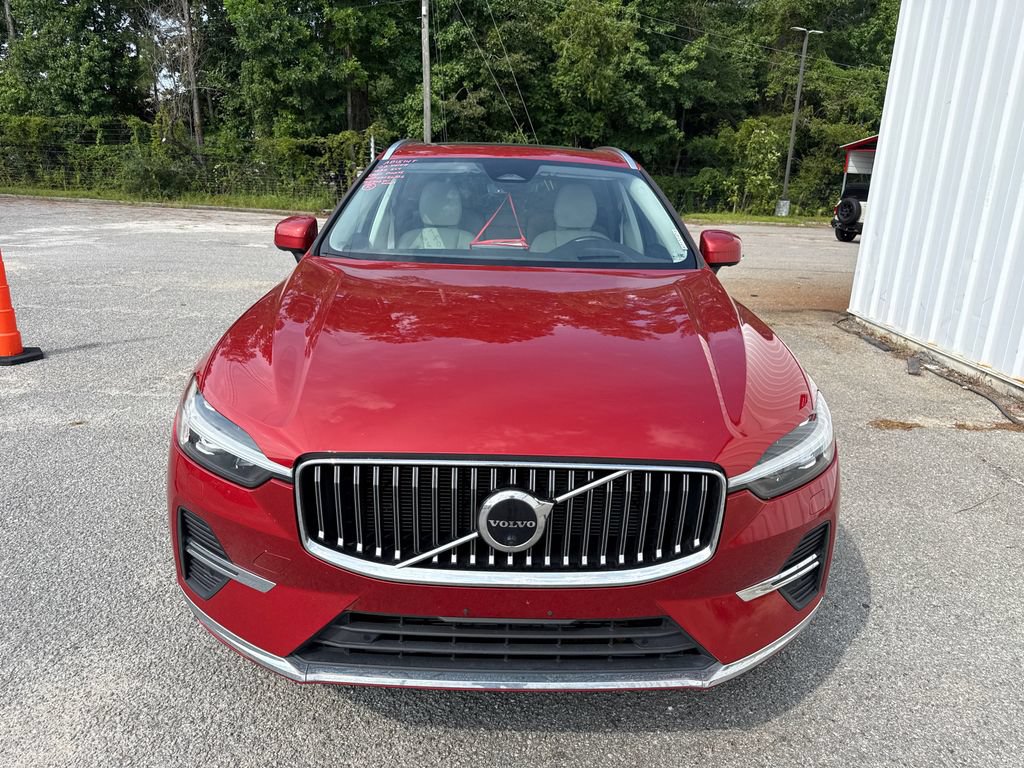 Used 2022 Volvo XC60 B5 Inscription w/ Advanced Package AWD/4WD image 3