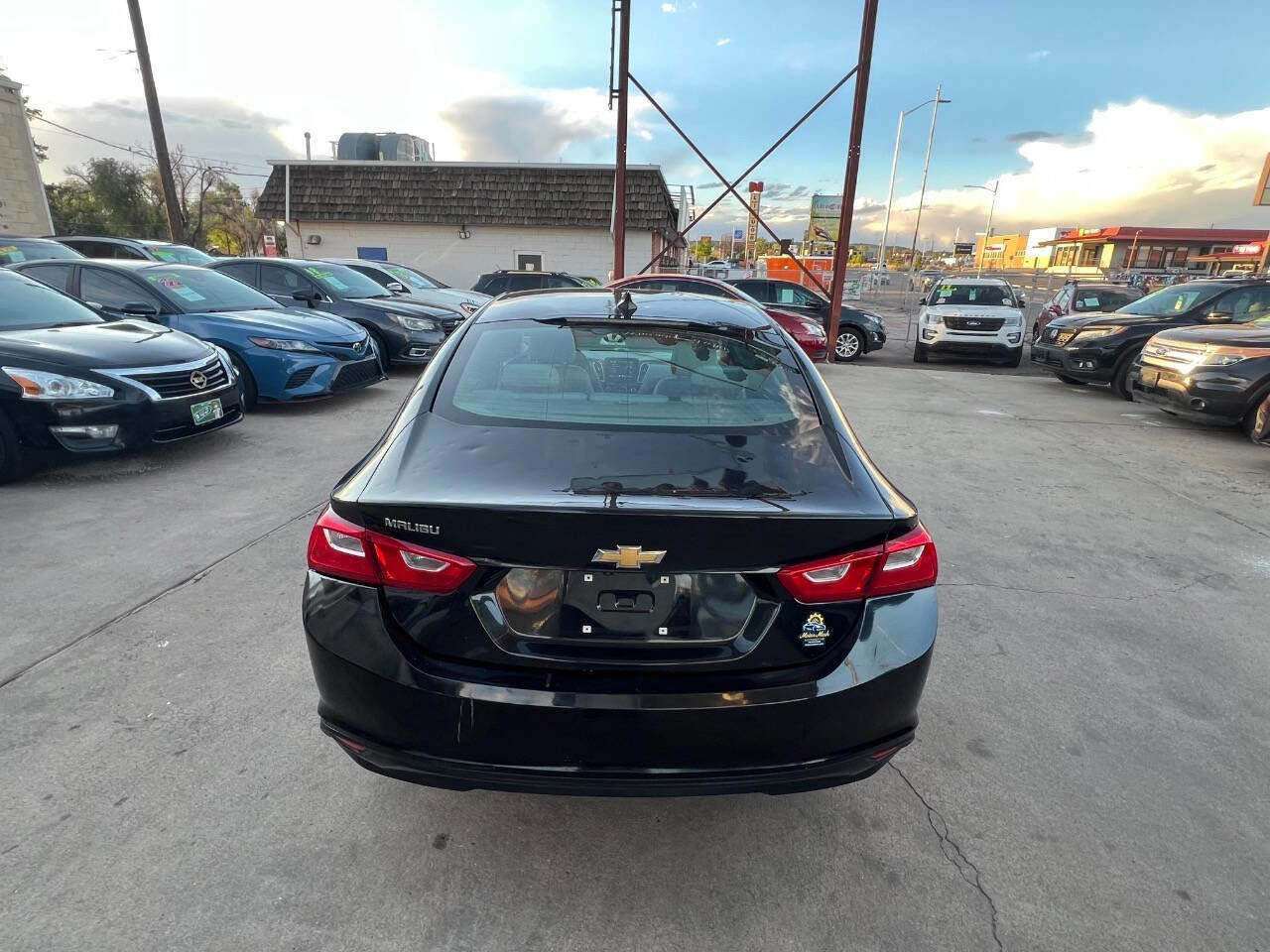 Used 2017 Chevrolet Malibu LS FWD image 4