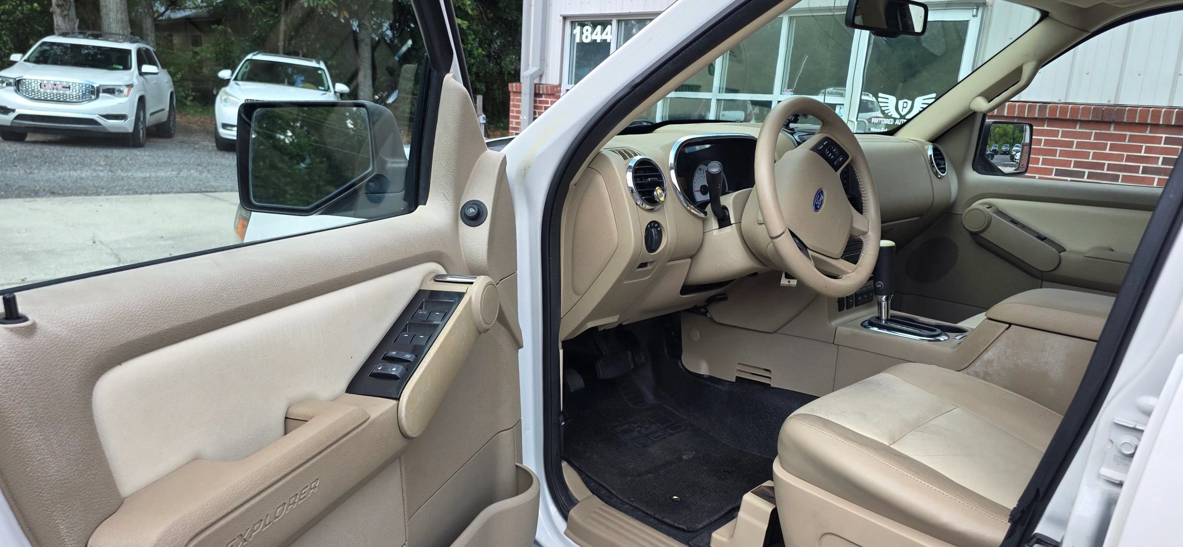 Used 2010 Ford Explorer Sport Trac Limited AWD/4WD image 10