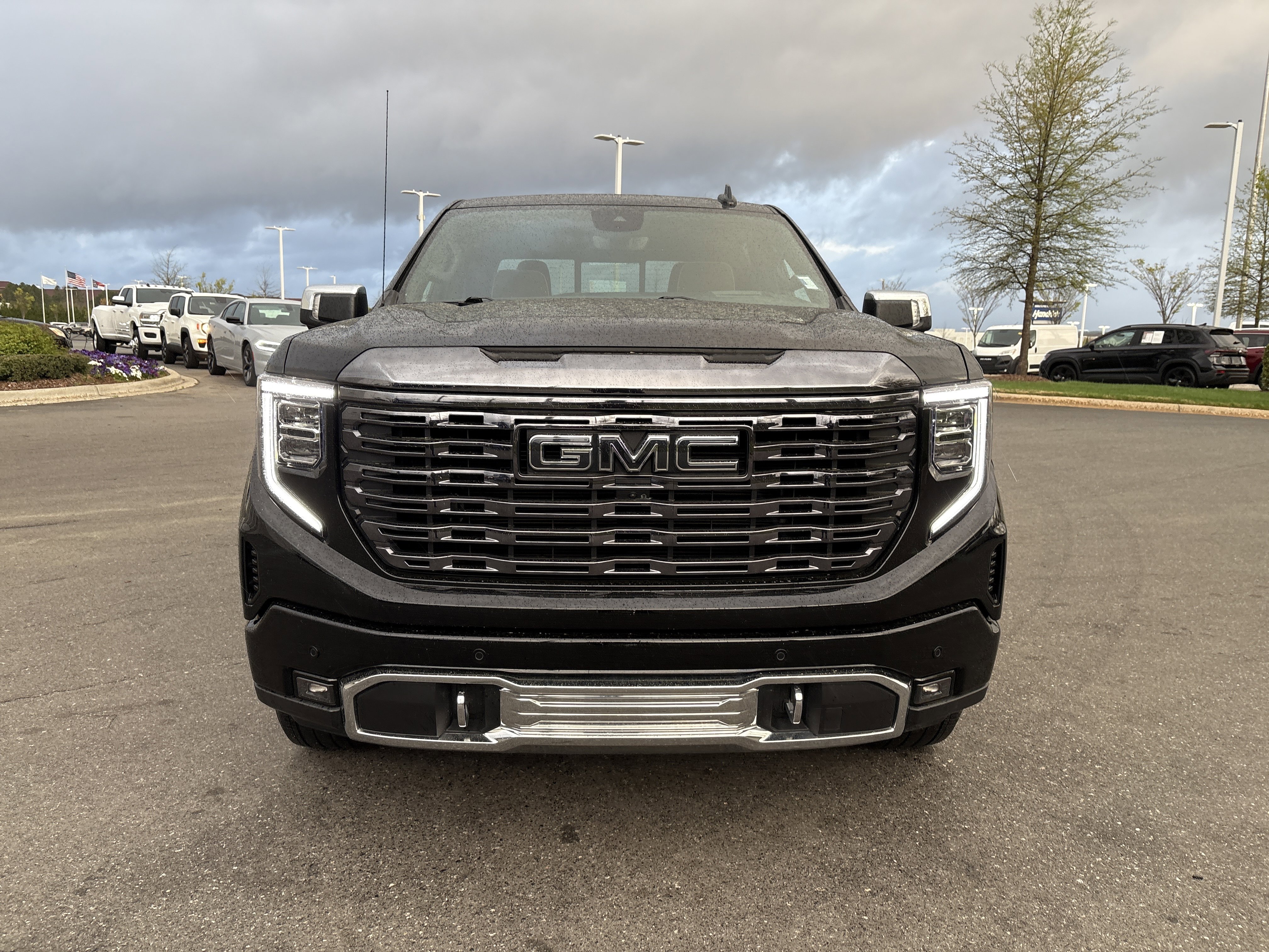 Used 2024 GMC Sierra 1500 Denali Ultimate image 3